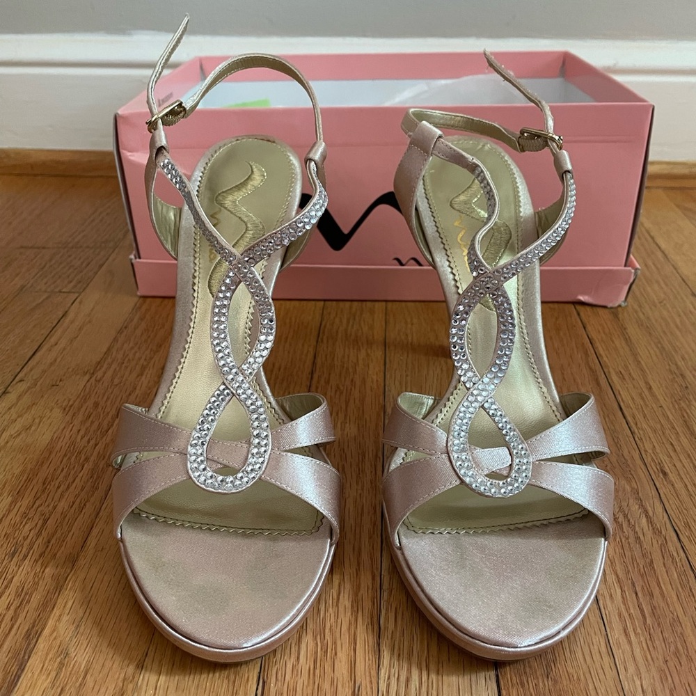 Nina Gold Heels Size 8.5